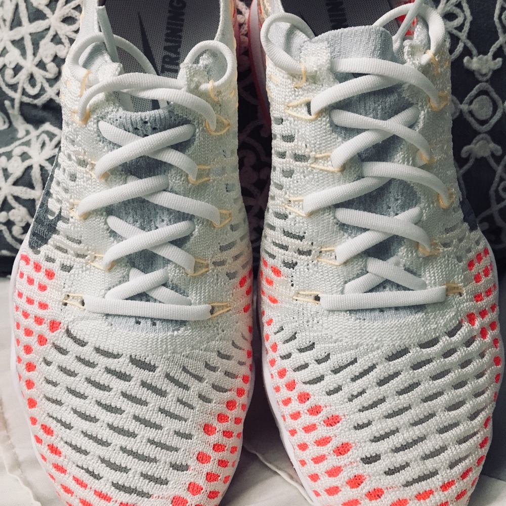SALE Nike Zoom flyknit NWT - Picture 8 of 8